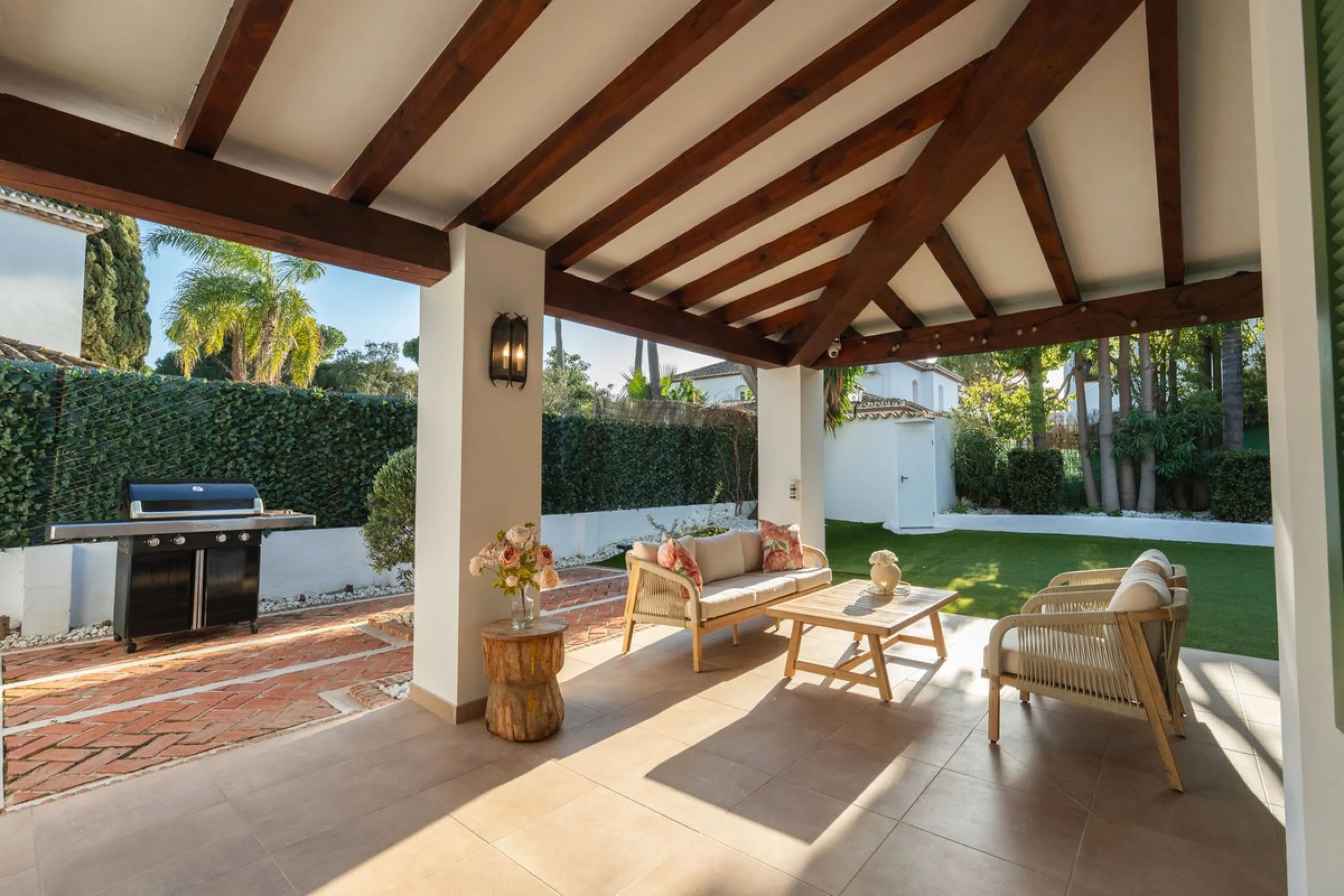 Exclusive Detached Beachside Villa - renovated in 2021
