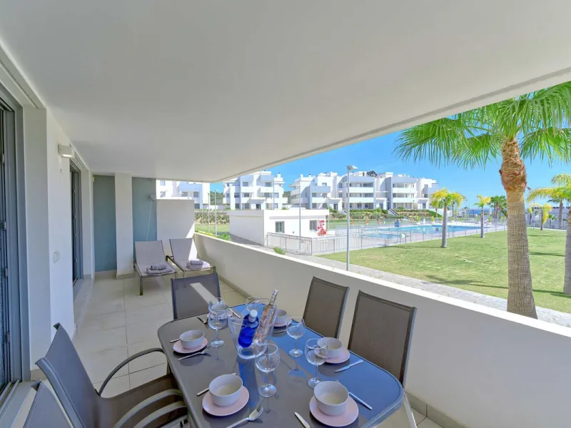 Apartment - Ground Floor Apartment в продаже в Estepona, Málaga. В доме 3 спален и 2 ванных комнат. Площадь дома 145 м²