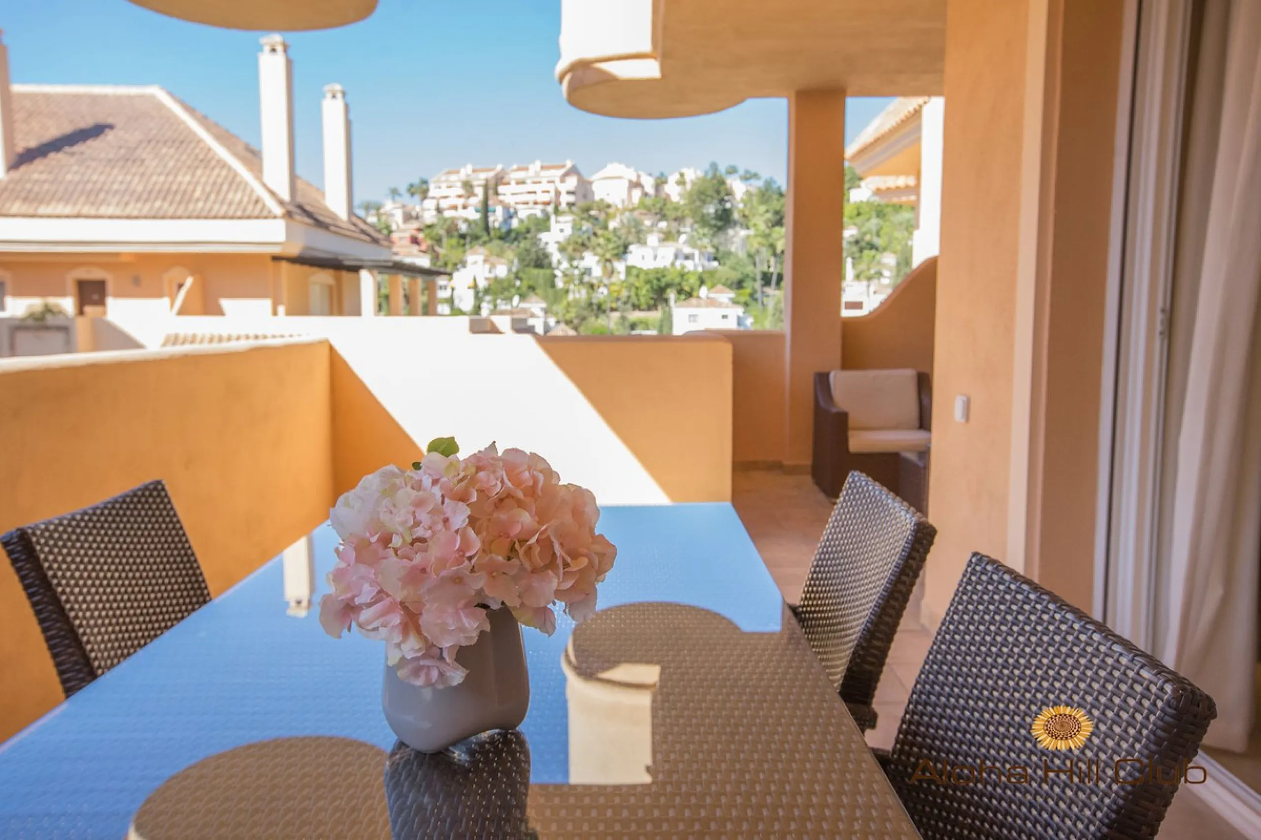 Apartment - Middle Floor Apartment в продаже в Marbella, Málaga. В доме 2 спален и 2 ванных комнат. Площадь дома 88 м²