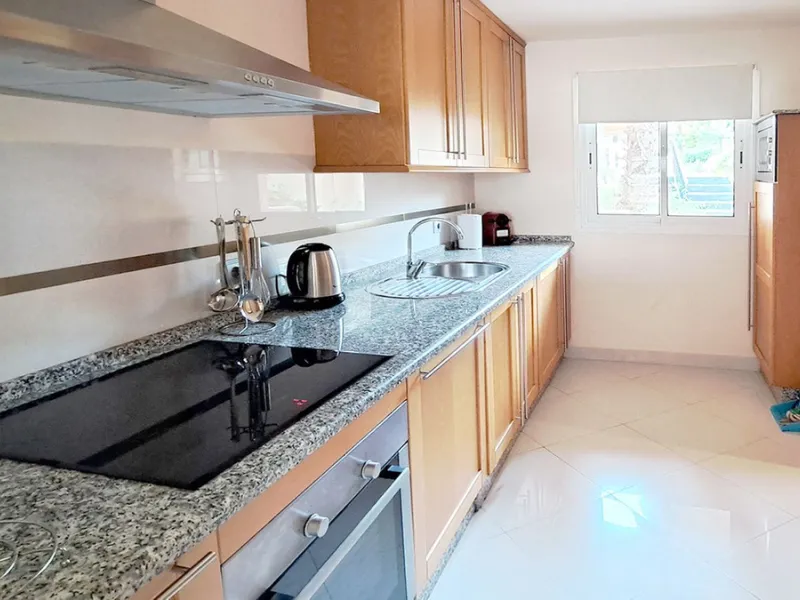 Apartment - Middle Floor Apartment в продаже в Marbella, Málaga. В доме 2 спален и 2 ванных комнат. Площадь дома 88 м²