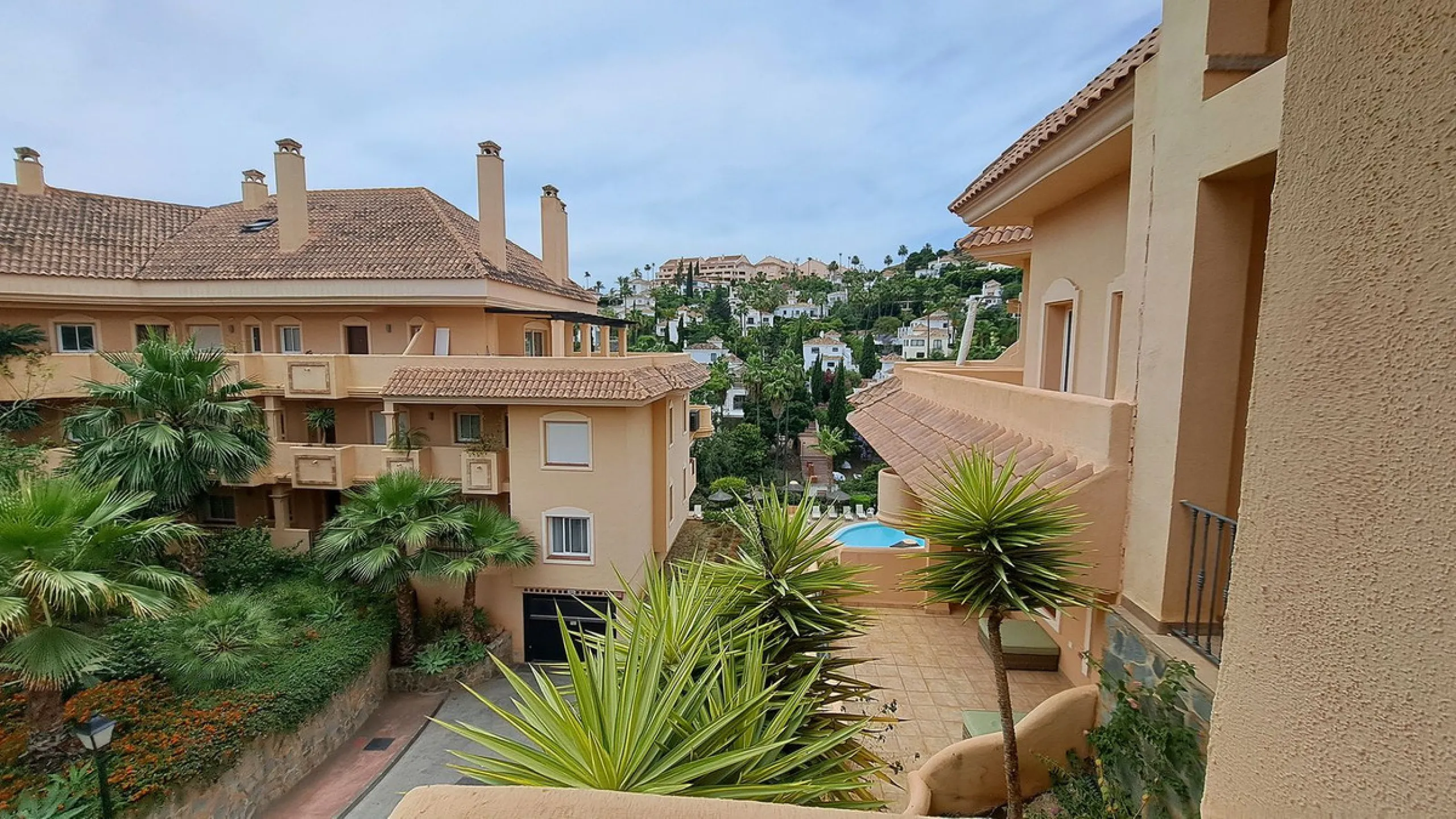 Apartment - Middle Floor Apartment в продаже в Marbella, Málaga. В доме 2 спален и 2 ванных комнат. Площадь дома 88 м²