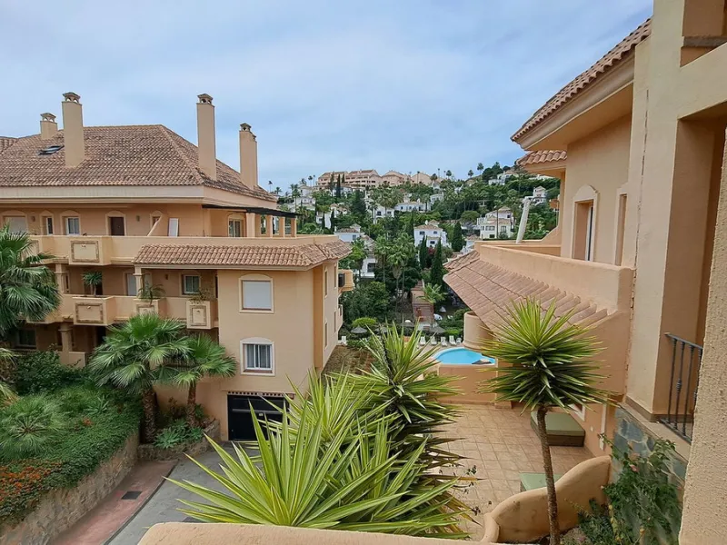 Apartment - Middle Floor Apartment в продаже в Marbella, Málaga. В доме 2 спален и 2 ванных комнат. Площадь дома 88 м²