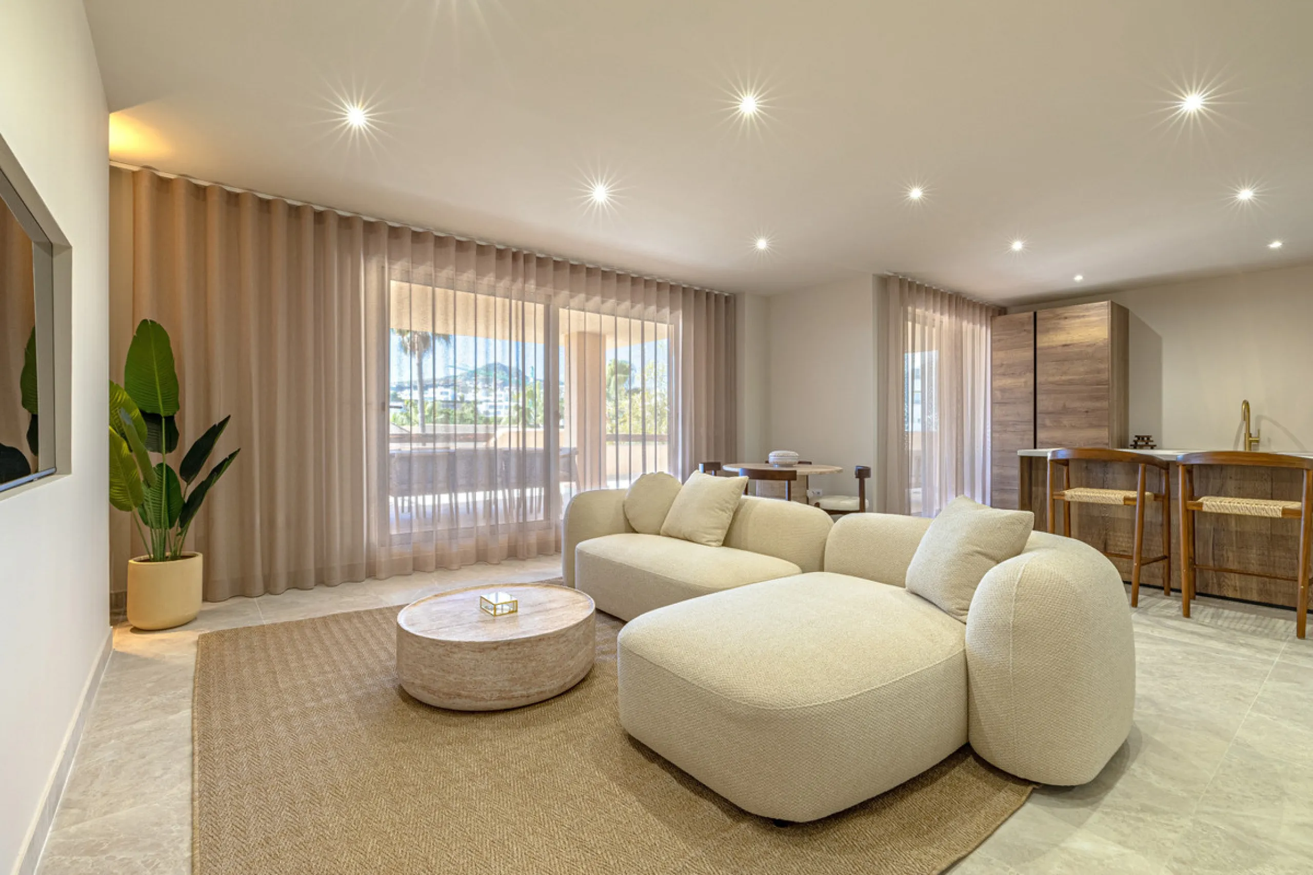 Located in the sought-after community of Las Lomas del Conde Luque, this beautifully positioned 2-bedroom, 2-bathroom apartment offers generous outdoor living, open views, and an unbeatable location close to amenities.