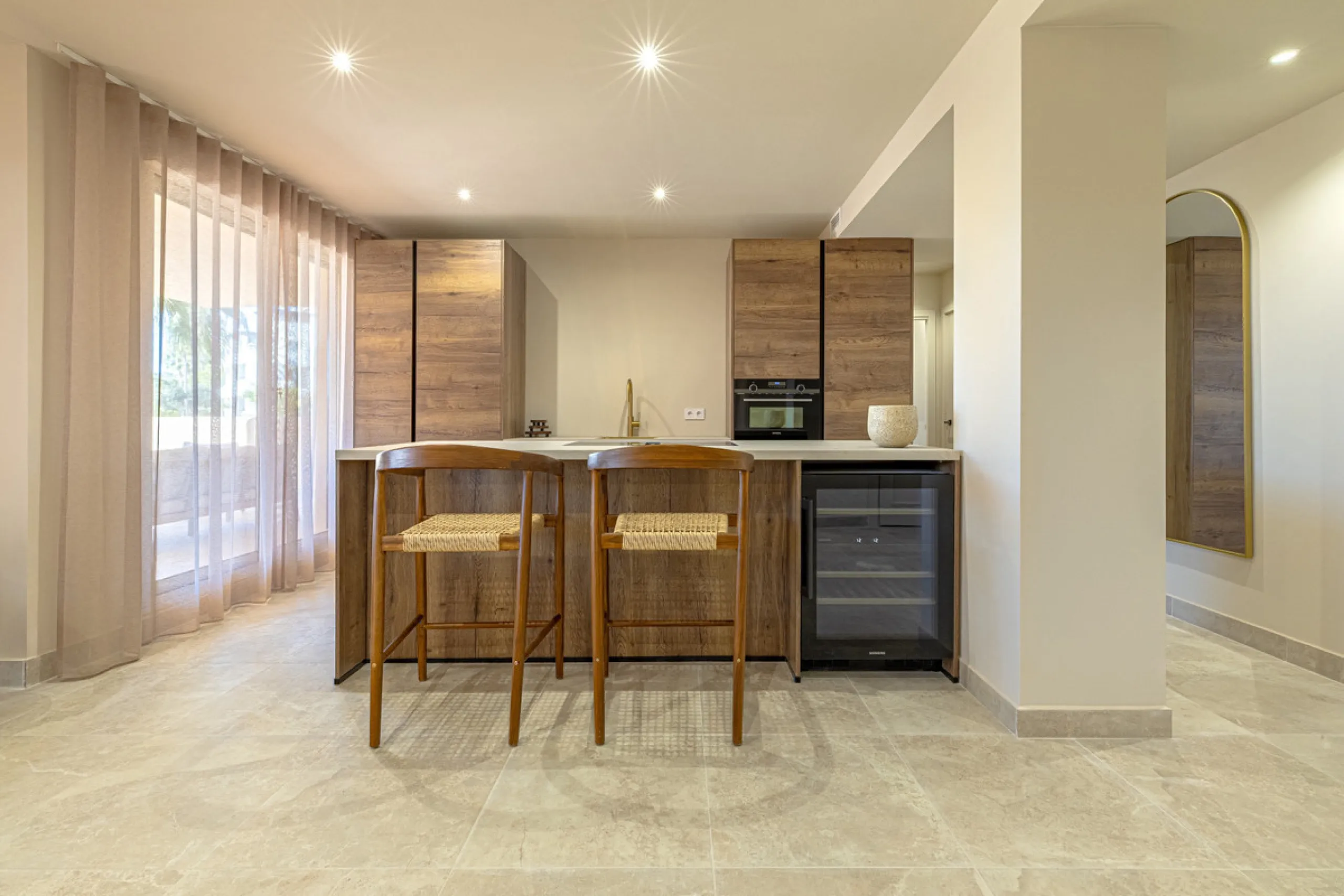 Located in the sought-after community of Las Lomas del Conde Luque, this beautifully positioned 2-bedroom, 2-bathroom apartment offers generous outdoor living, open views, and an unbeatable location close to amenities.