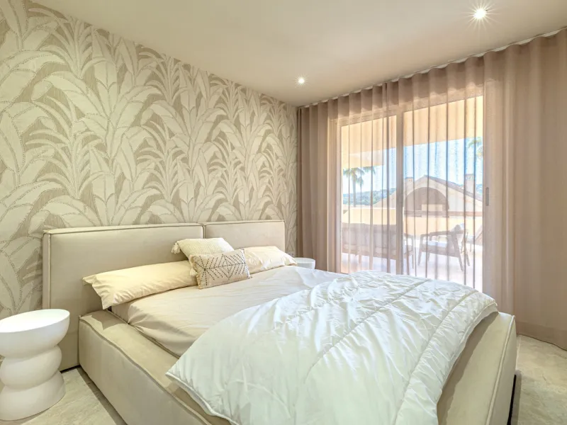 Located in the sought-after community of Las Lomas del Conde Luque, this beautifully positioned 2-bedroom, 2-bathroom apartment offers generous outdoor living, open views, and an unbeatable location close to amenities.