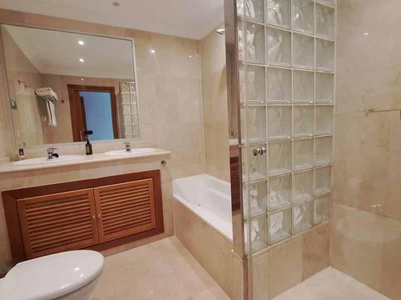 Apartment - Middle Floor Apartment в продаже в Marbella, Málaga. В доме 2 спален и 2 ванных комнат. Площадь дома 88 м²