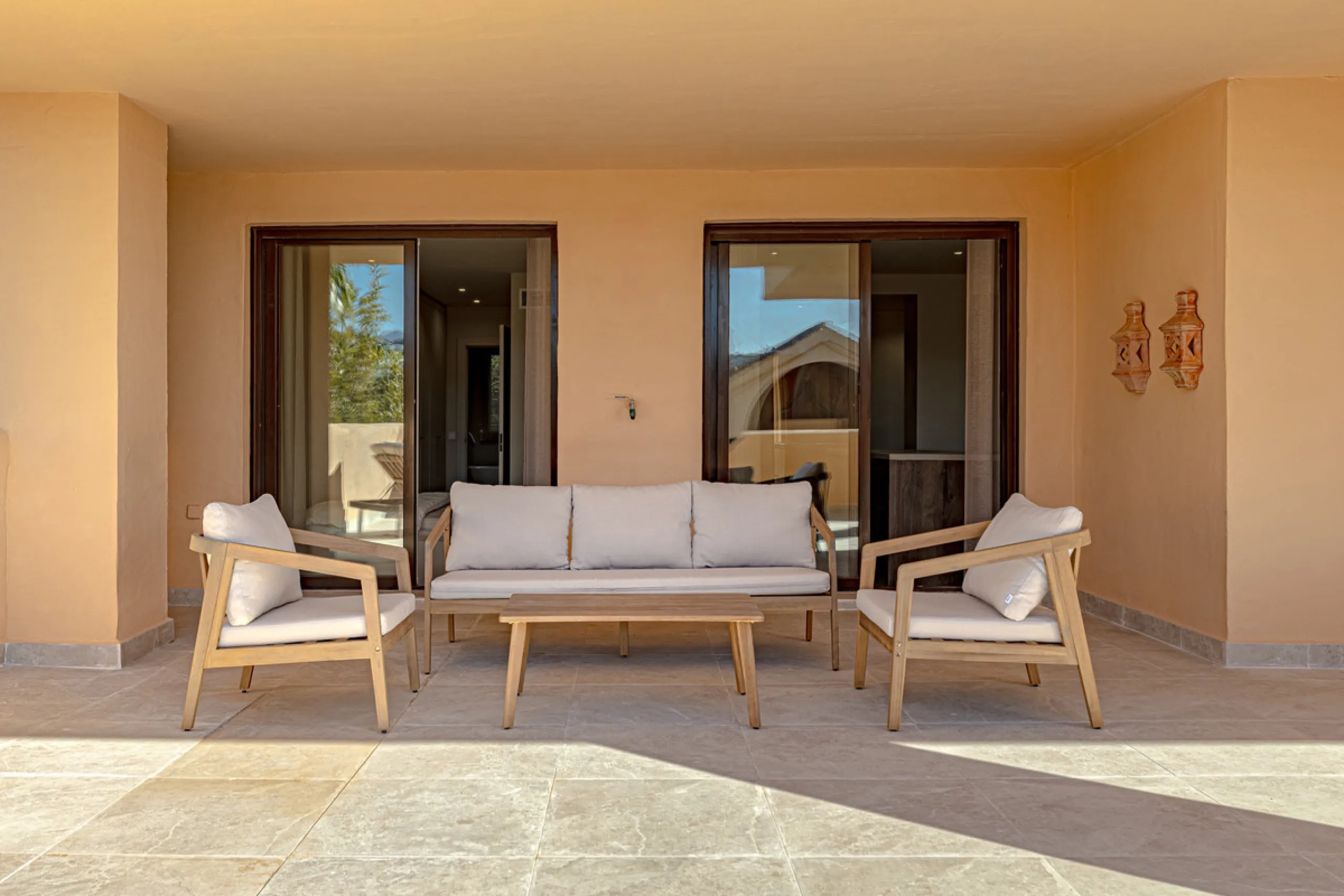 Located in the sought-after community of Las Lomas del Conde Luque, this beautifully positioned 2-bedroom, 2-bathroom apartment offers generous outdoor living, open views, and an unbeatable location close to amenities.