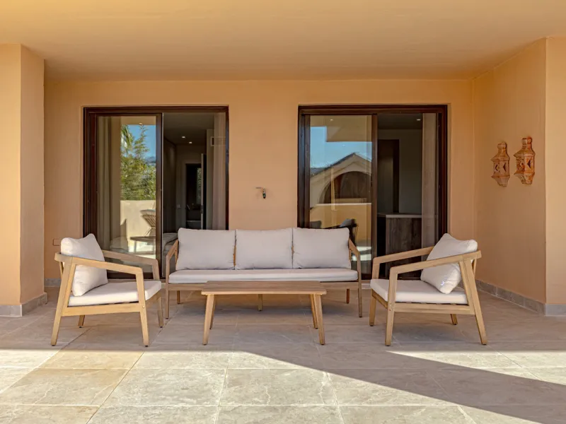 Located in the sought-after community of Las Lomas del Conde Luque, this beautifully positioned 2-bedroom, 2-bathroom apartment offers generous outdoor living, open views, and an unbeatable location close to amenities.
