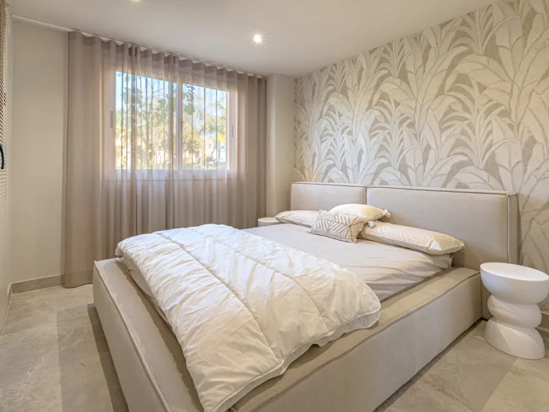 Located in the sought-after community of Las Lomas del Conde Luque, this beautifully positioned 2-bedroom, 2-bathroom apartment offers generous outdoor living, open views, and an unbeatable location close to amenities.