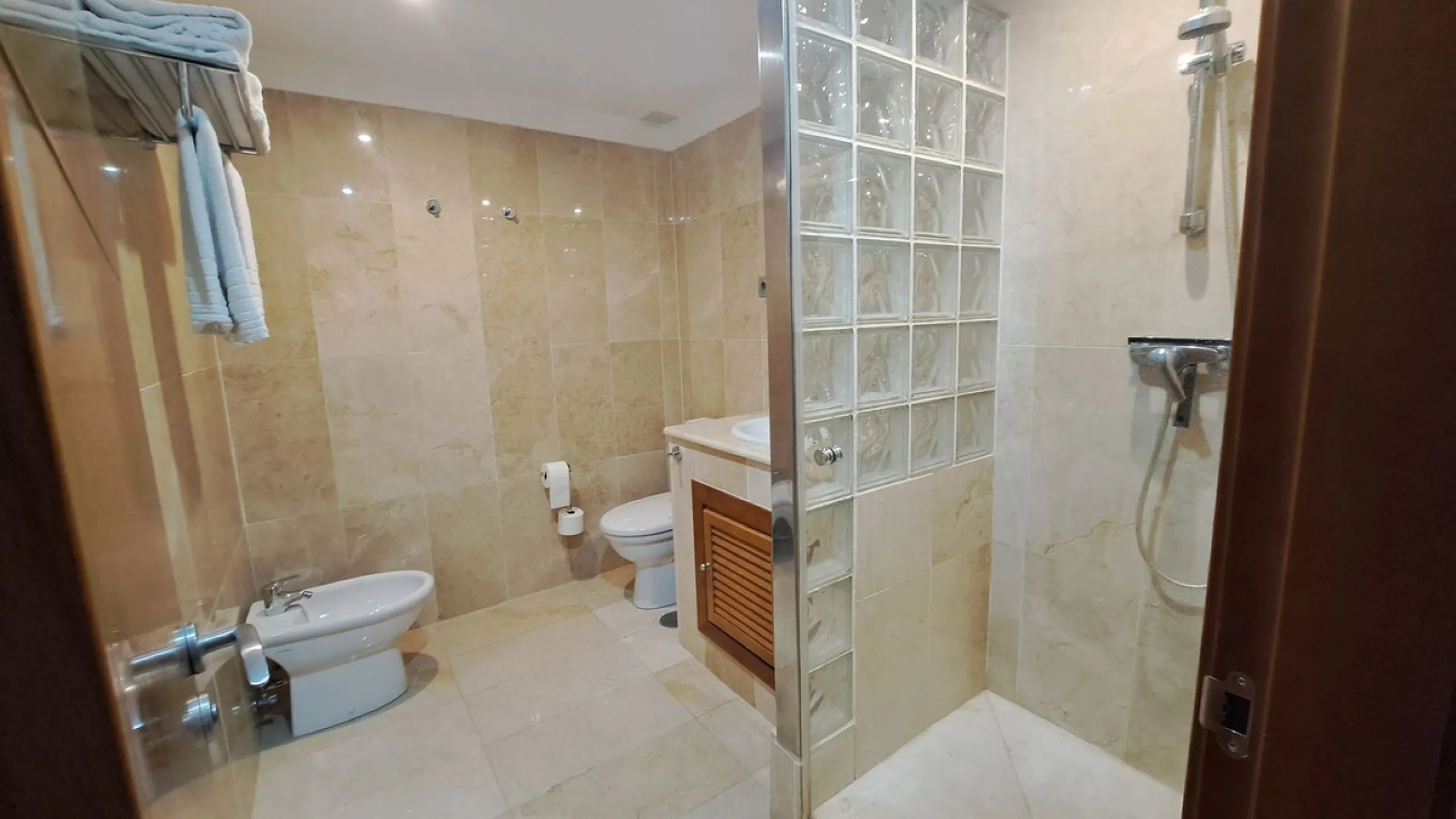Apartment - Middle Floor Apartment в продаже в Marbella, Málaga. В доме 2 спален и 2 ванных комнат. Площадь дома 88 м²