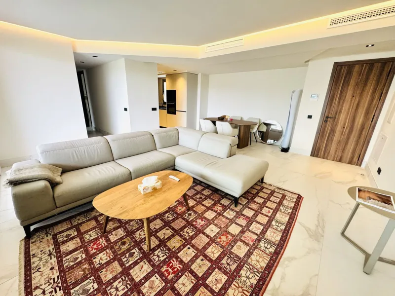 This apartment offers sea and park views in the new MARE complex in San Pedro.
