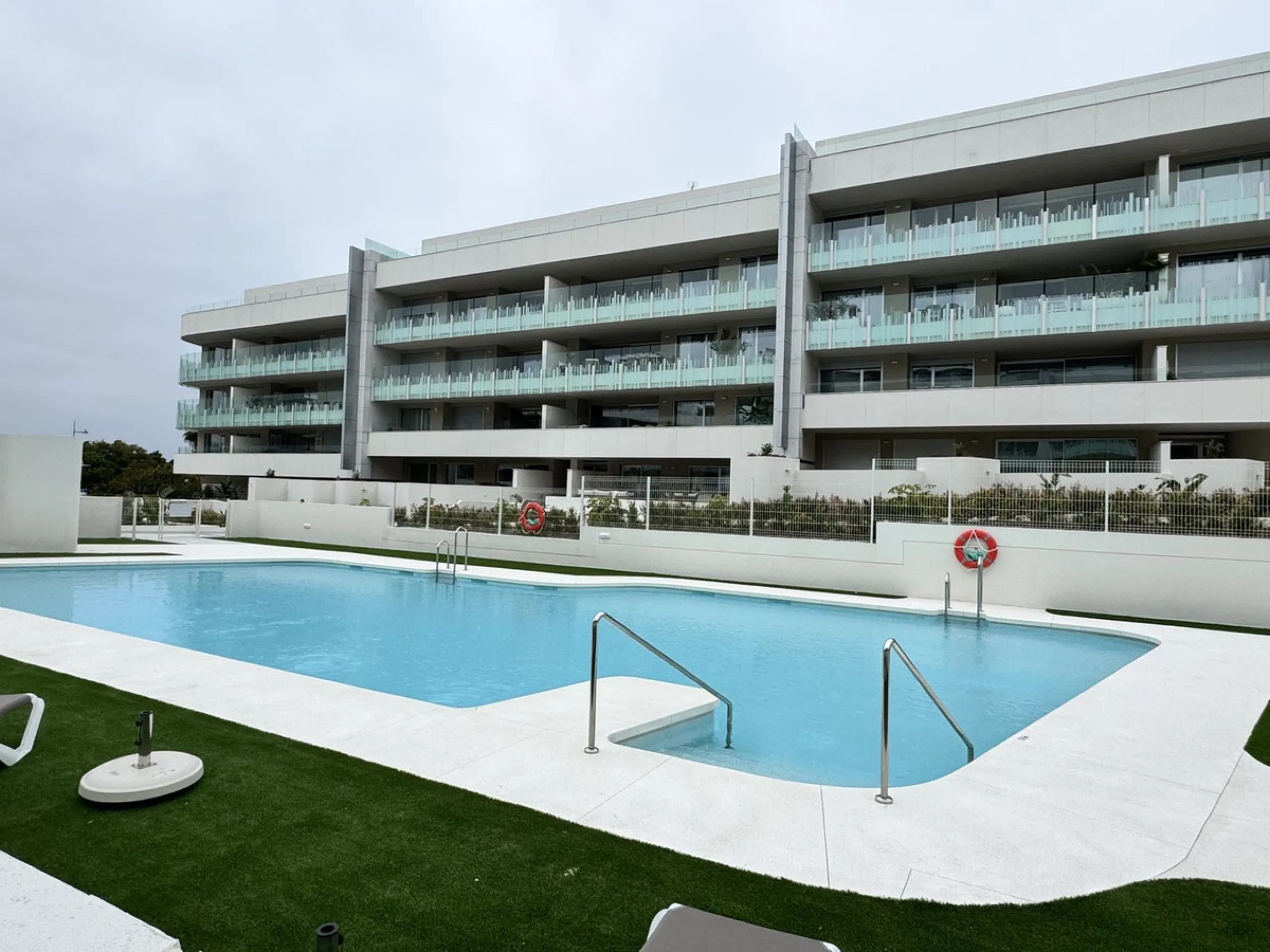This apartment offers sea and park views in the new MARE complex in San Pedro.