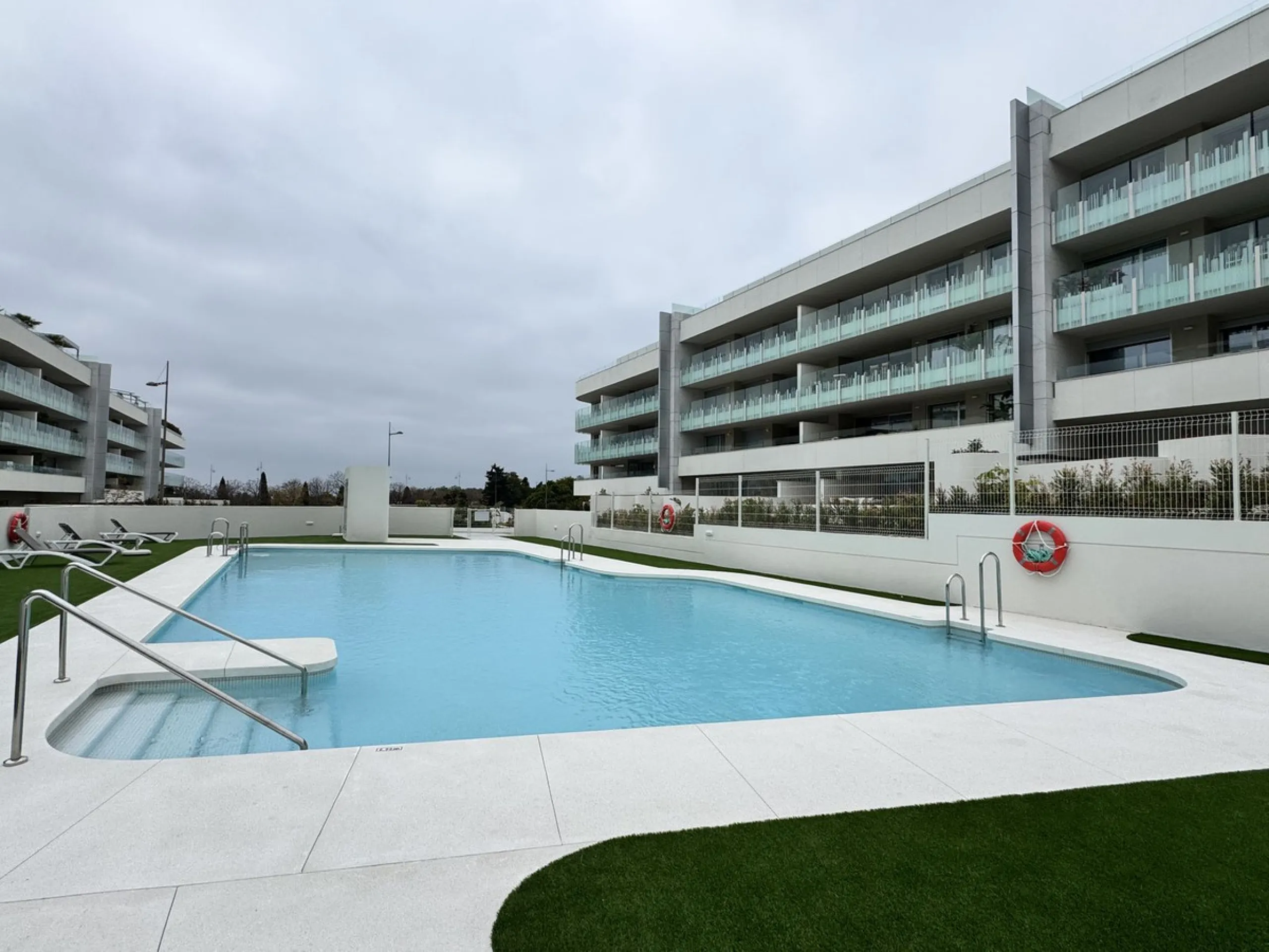 This apartment offers sea and park views in the new MARE complex in San Pedro.