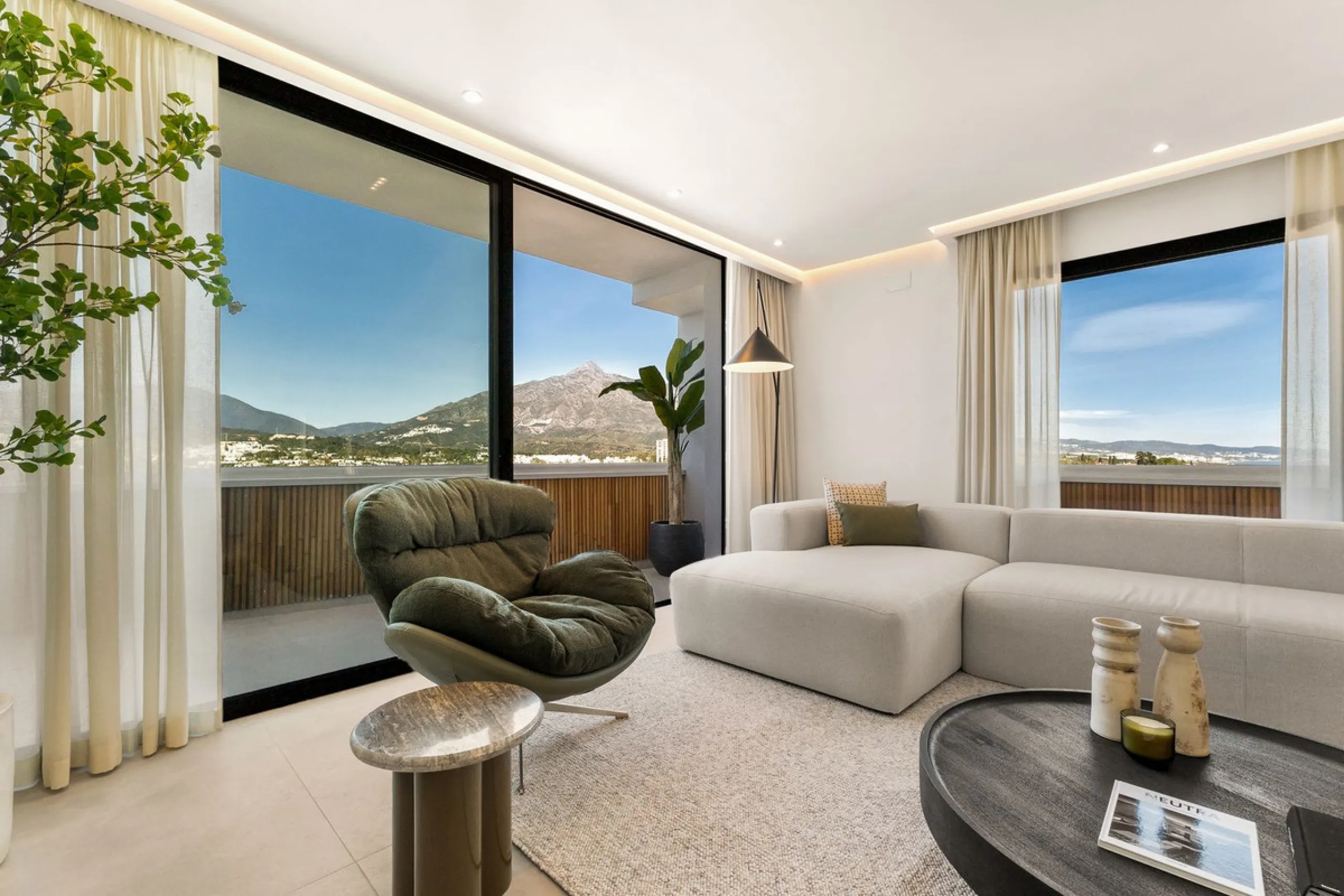 Stylish Renovated Apartment with Sea & Mountain Views