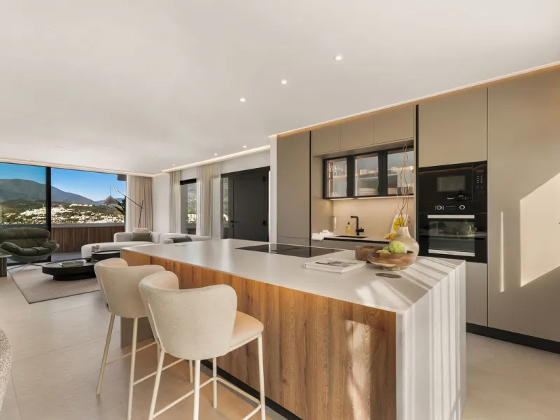 Stylish Renovated Apartment with Sea & Mountain Views