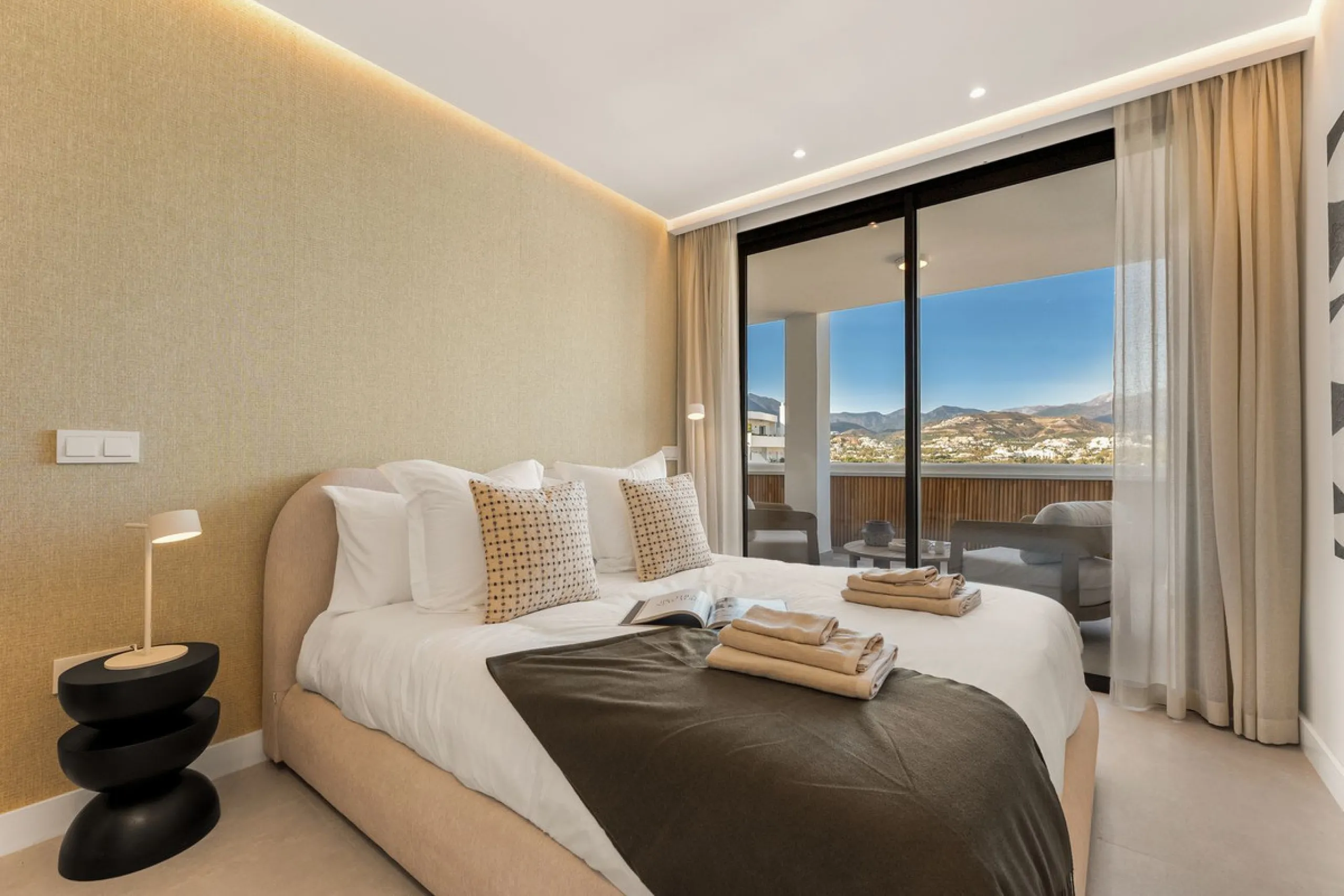 Stylish Renovated Apartment with Sea & Mountain Views