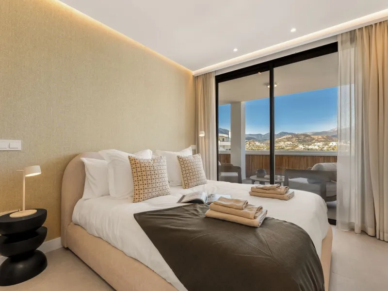 Stylish Renovated Apartment with Sea & Mountain Views