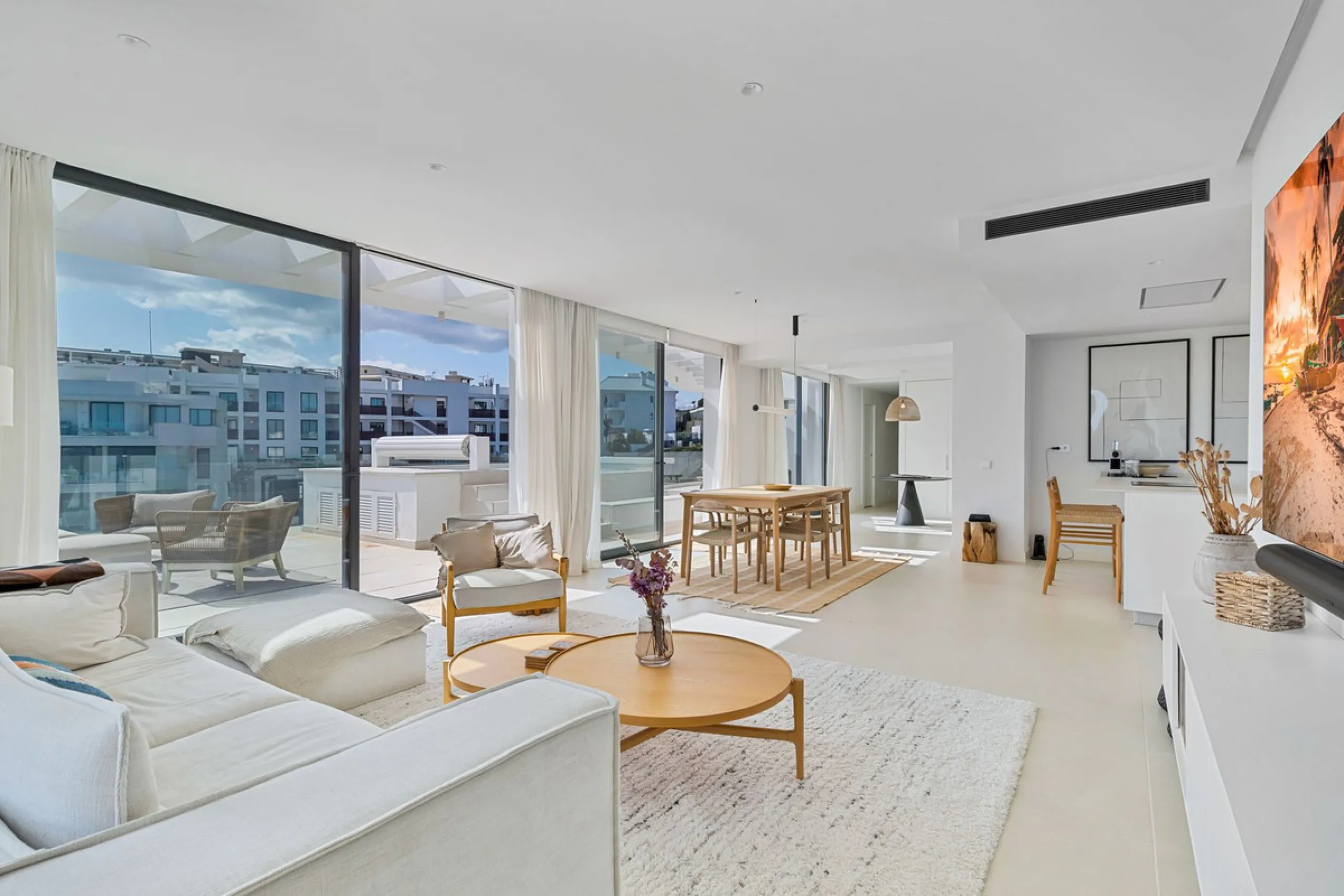 Luxury Penthouse with Panoramic Mediterranean Views – Southwest Orientation