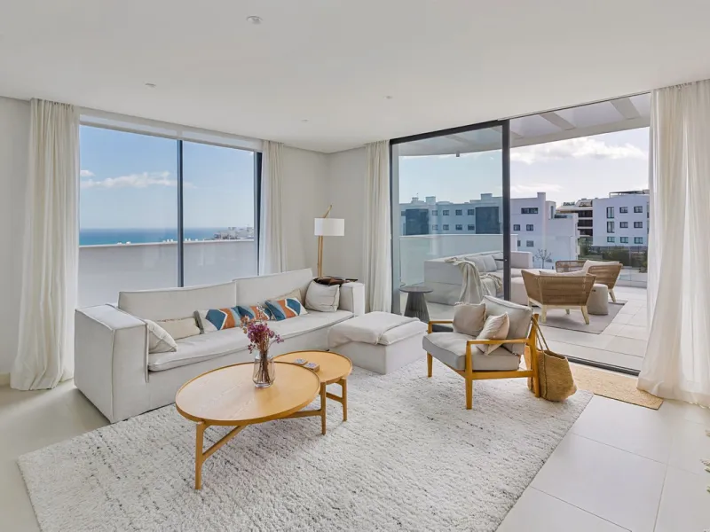 Luxury Penthouse with Panoramic Mediterranean Views – Southwest Orientation
