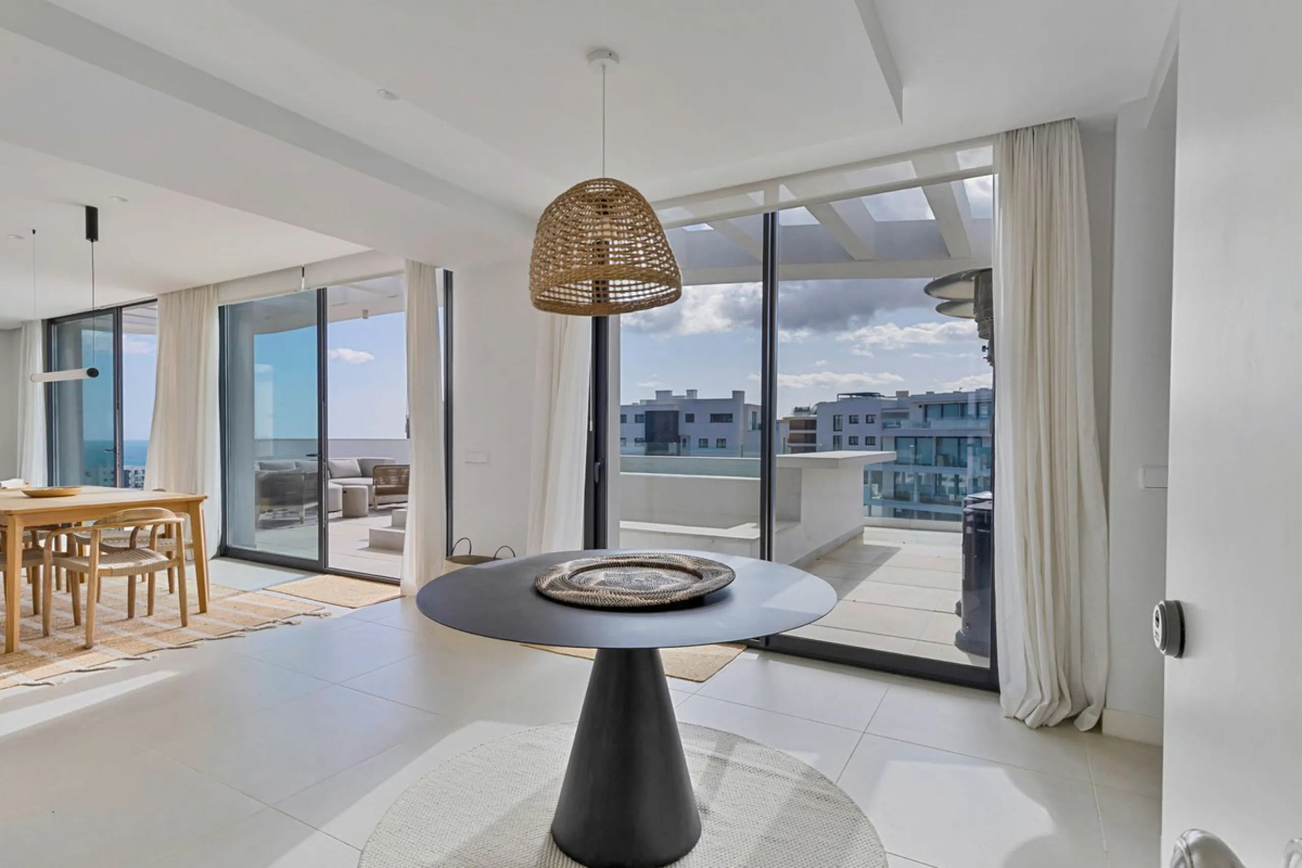 Luxury Penthouse with Panoramic Mediterranean Views – Southwest Orientation
