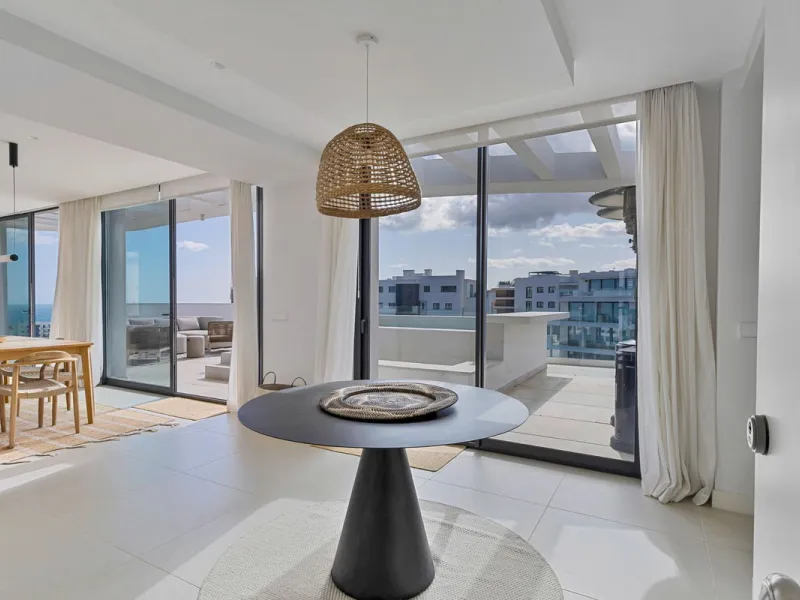 Luxury Penthouse with Panoramic Mediterranean Views – Southwest Orientation