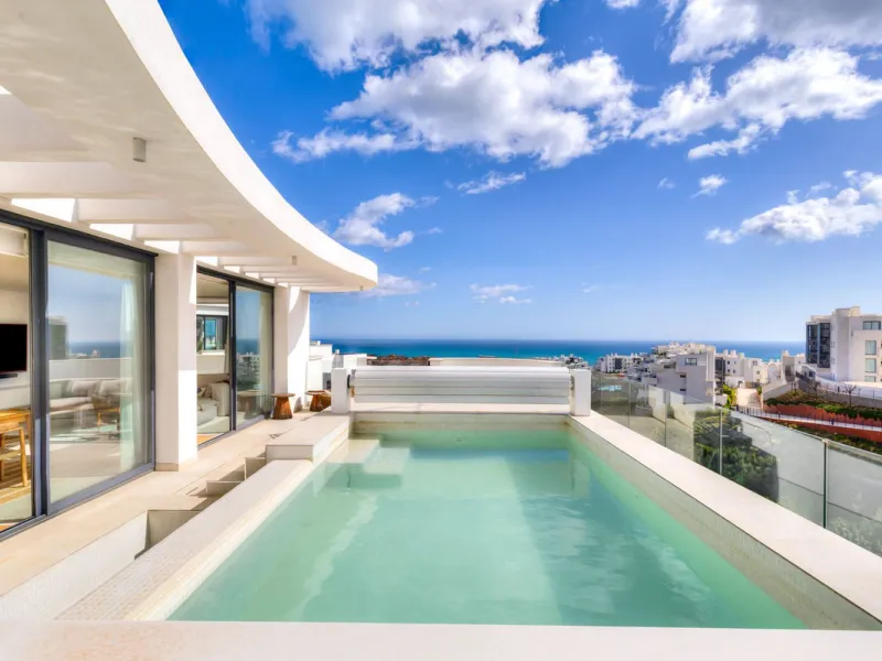 Luxury Penthouse with Panoramic Mediterranean Views – Southwest Orientation