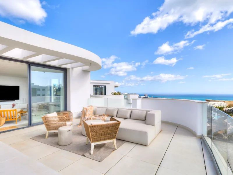 Luxury Penthouse with Panoramic Mediterranean Views – Southwest Orientation