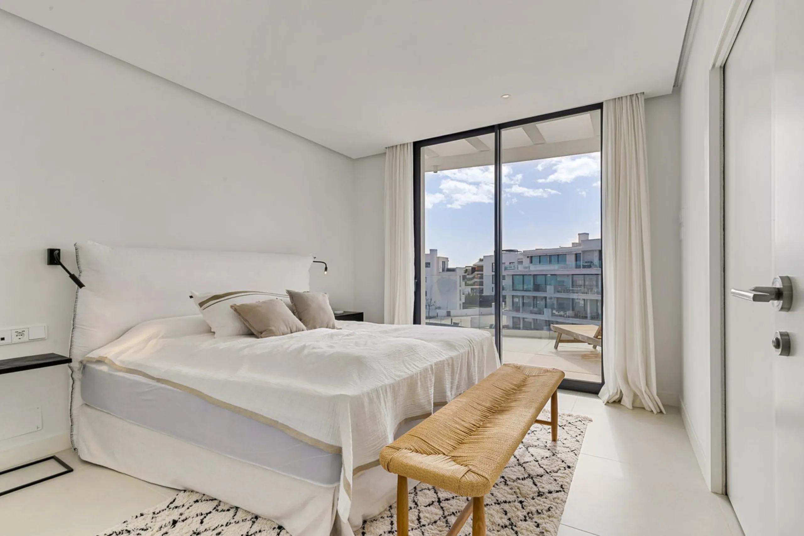 Luxury Penthouse with Panoramic Mediterranean Views – Southwest Orientation