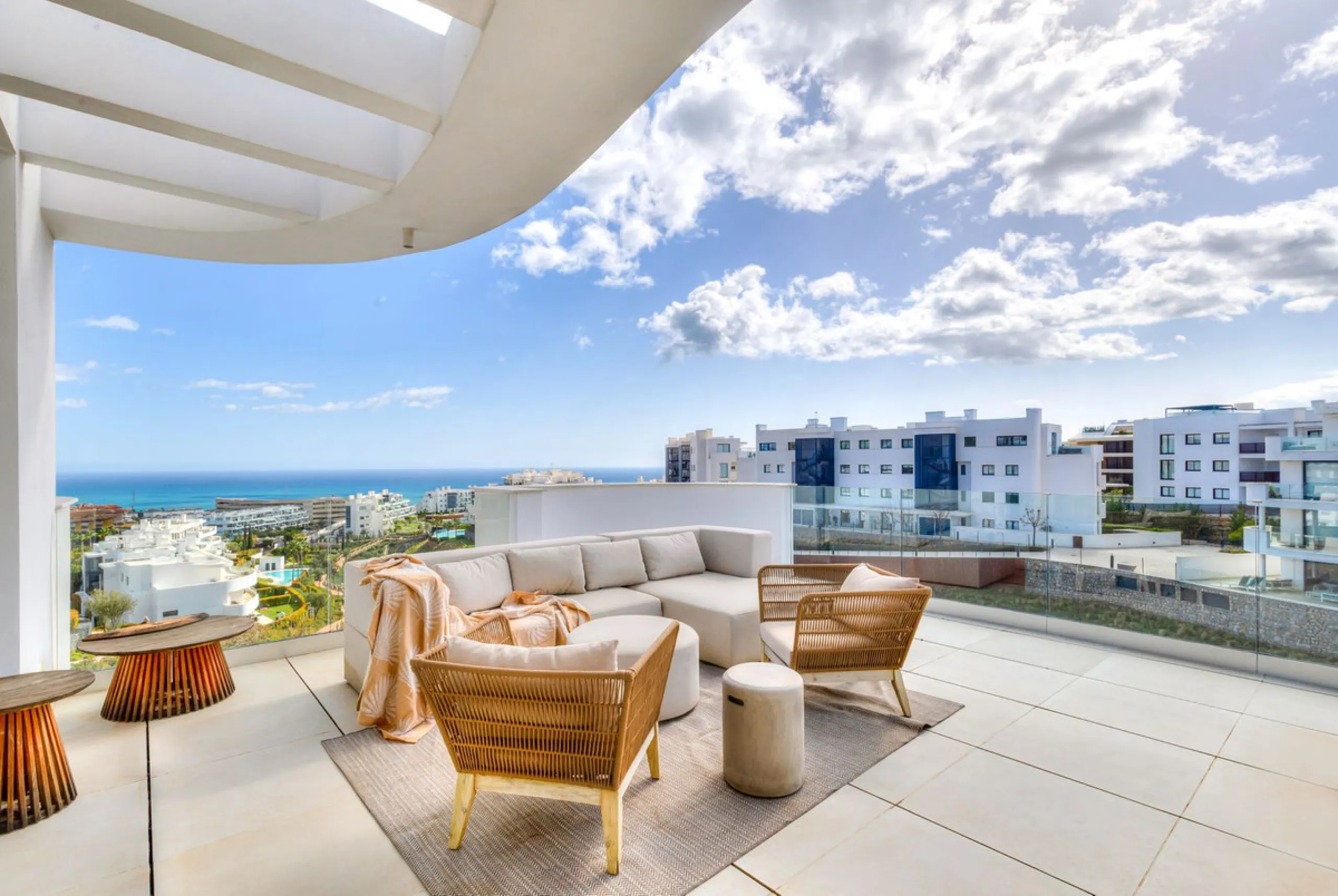 Luxury Penthouse with Panoramic Mediterranean Views – Southwest Orientation