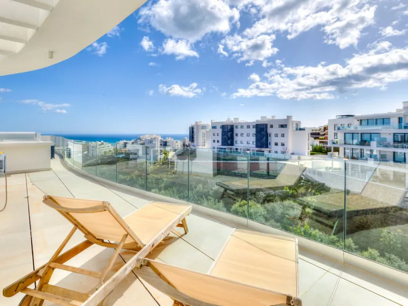 Luxury Penthouse with Panoramic Mediterranean Views – Southwest Orientation