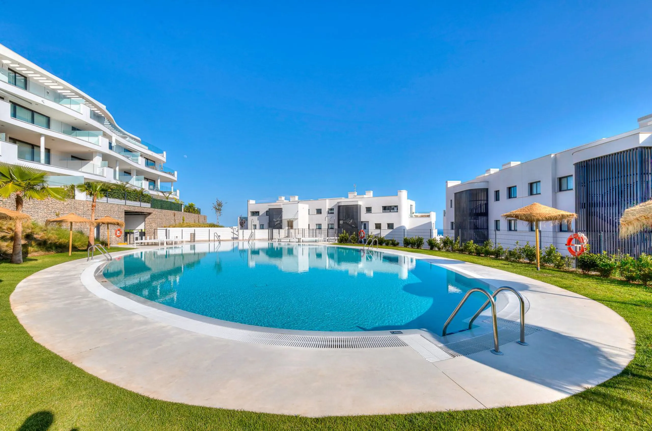 Luxury Penthouse with Panoramic Mediterranean Views – Southwest Orientation