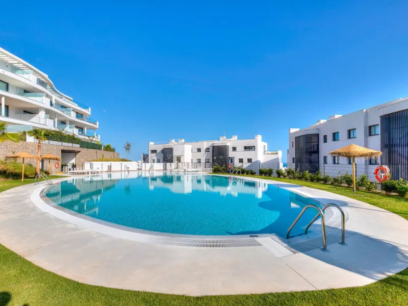 Luxury Penthouse with Panoramic Mediterranean Views – Southwest Orientation