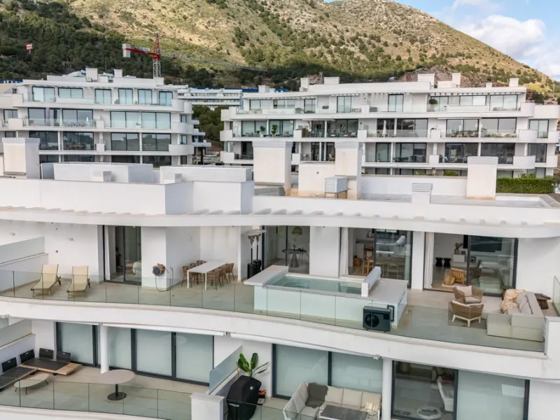 Luxury Penthouse with Panoramic Mediterranean Views – Southwest Orientation