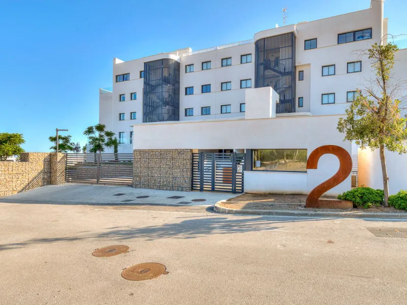 Luxury Penthouse with Panoramic Mediterranean Views – Southwest Orientation