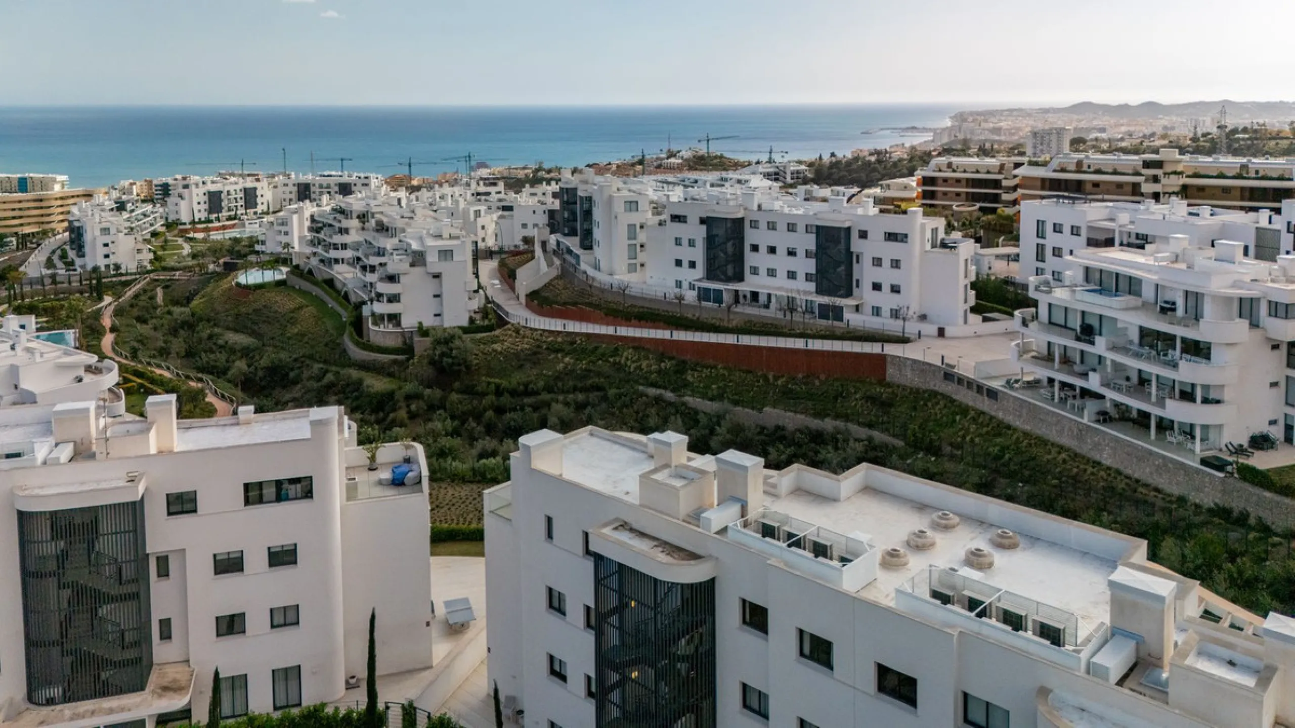 Luxury Penthouse with Panoramic Mediterranean Views – Southwest Orientation
