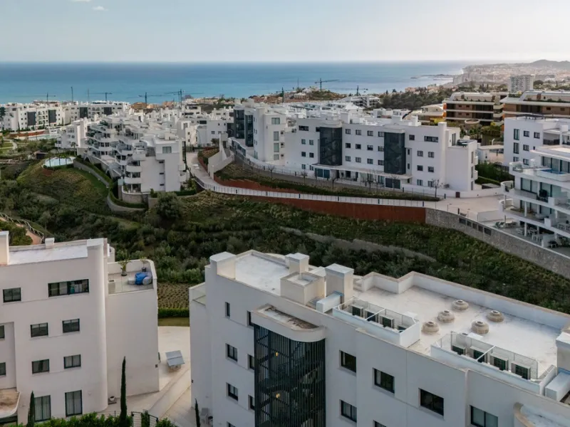 Luxury Penthouse with Panoramic Mediterranean Views – Southwest Orientation