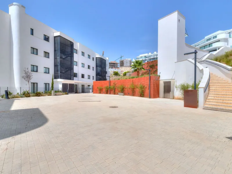 Luxury Penthouse with Panoramic Mediterranean Views – Southwest Orientation