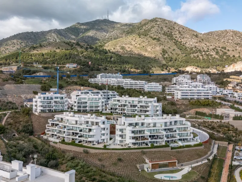 Luxury Penthouse with Panoramic Mediterranean Views – Southwest Orientation