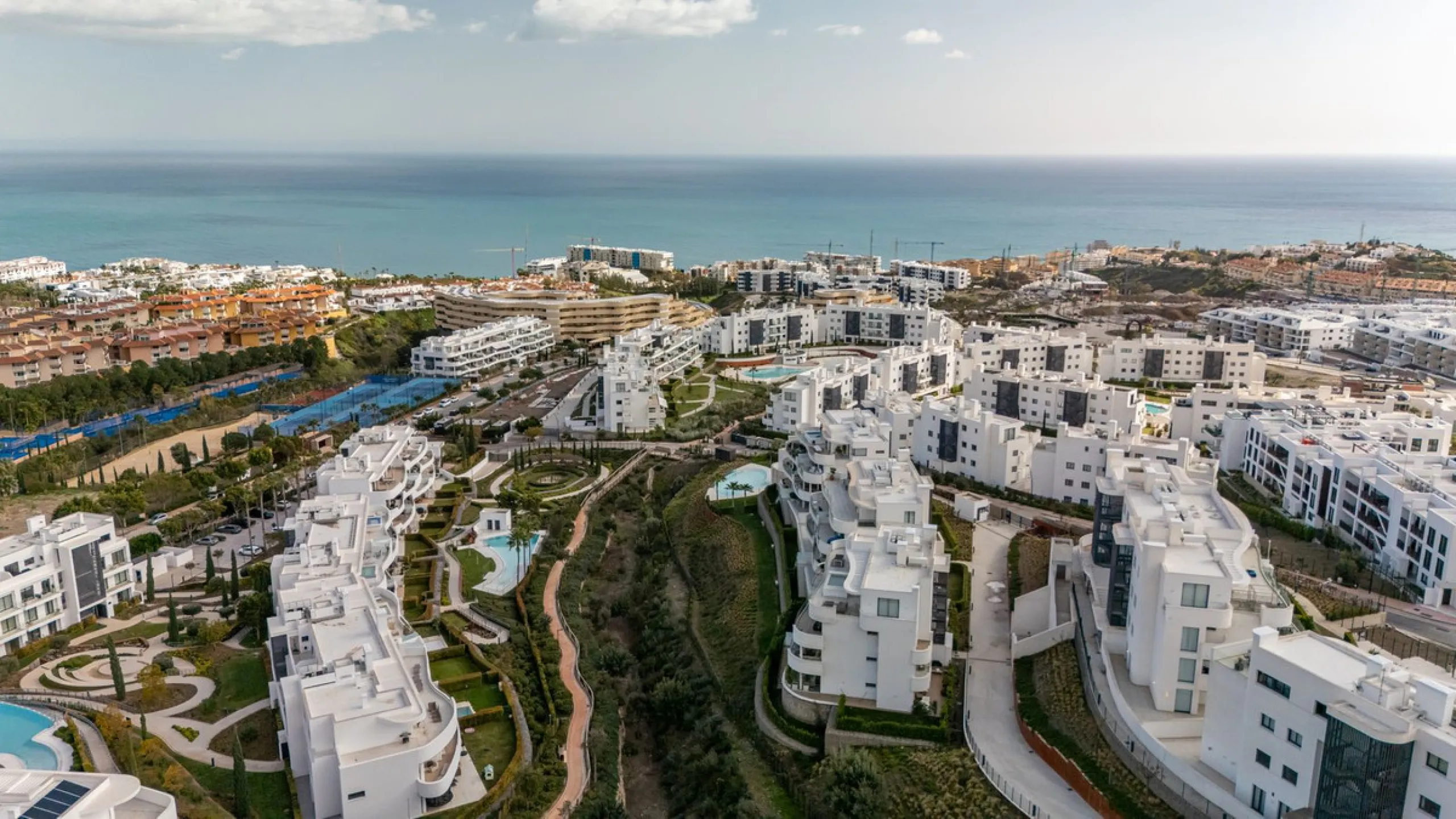 Luxury Penthouse with Panoramic Mediterranean Views – Southwest Orientation