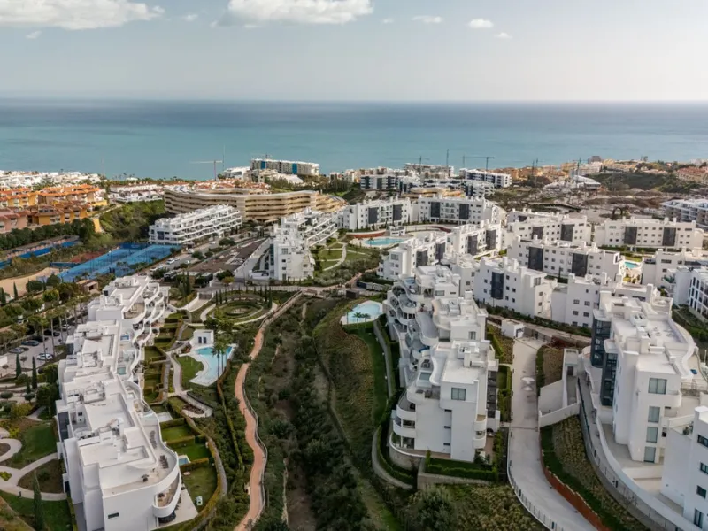 Luxury Penthouse with Panoramic Mediterranean Views – Southwest Orientation
