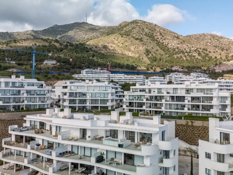 Luxury Penthouse with Panoramic Mediterranean Views – Southwest Orientation