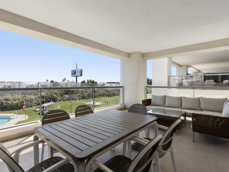 Apartment - Middle Floor Apartment в продаже в Casares, Málaga. В доме 3 спален и 2 ванных комнат. Площадь дома 105 м²