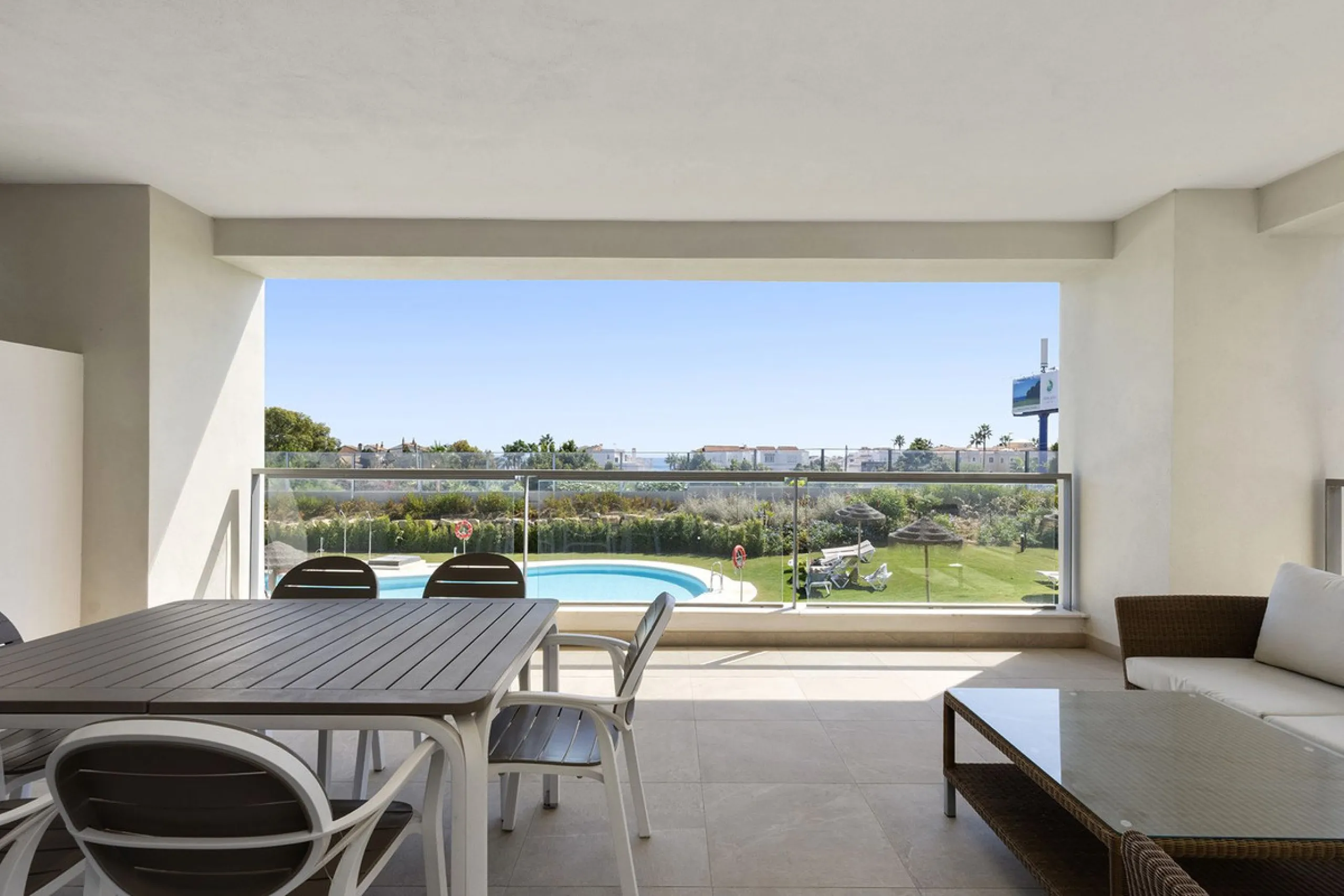 Modern luxury apartment in Solemar, Casares.