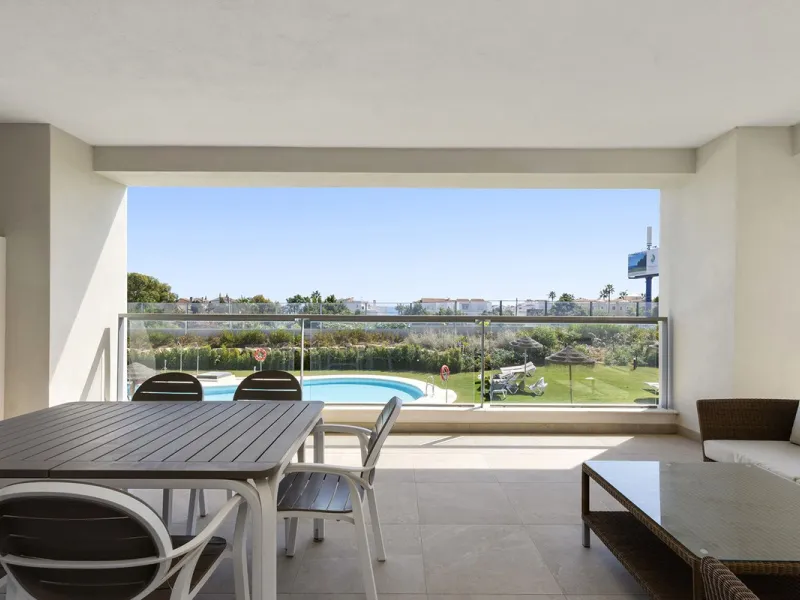 Modern luxury apartment in Solemar, Casares.