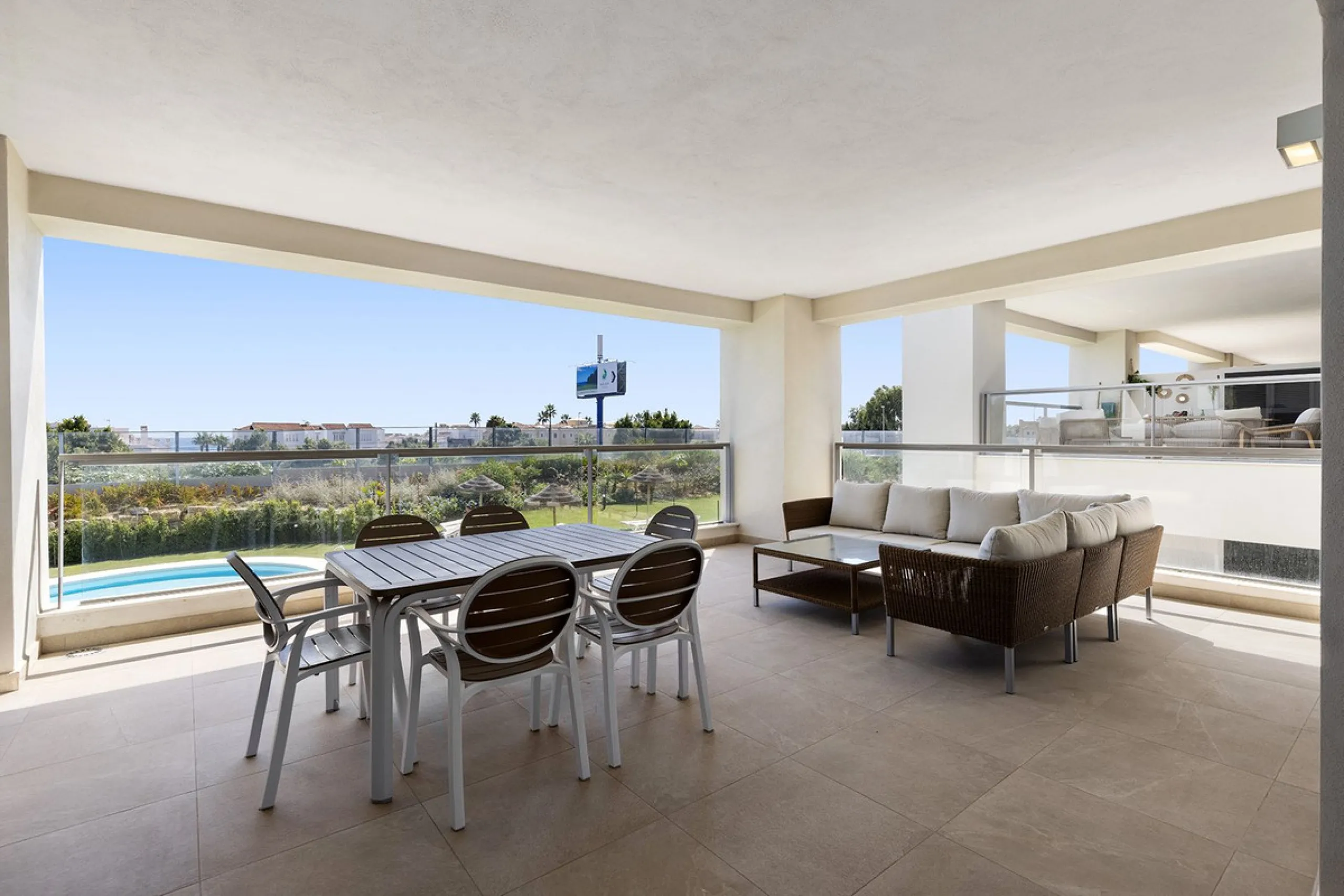 Modern luxury apartment in Solemar, Casares.