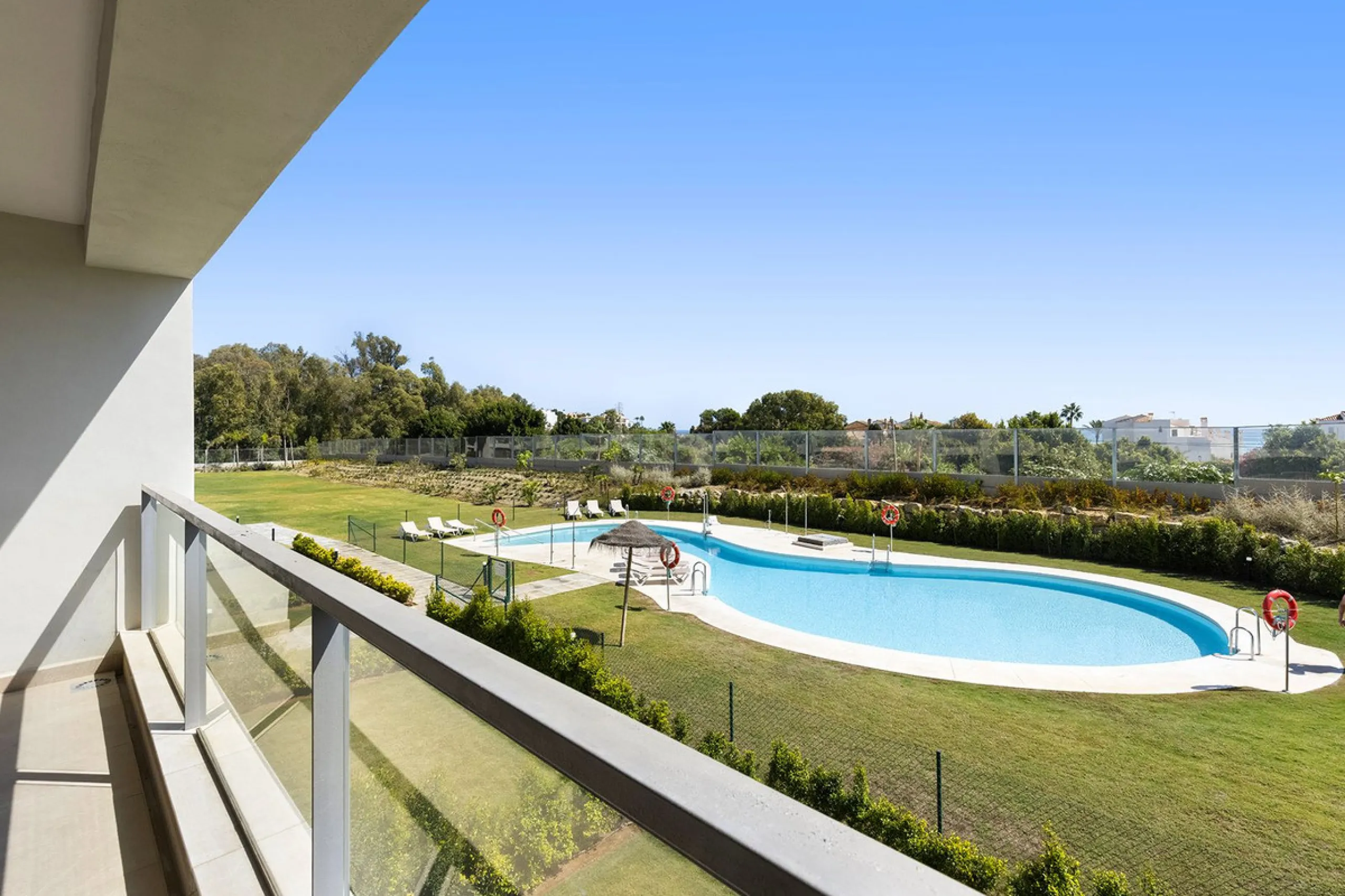 Modern luxury apartment in Solemar, Casares.