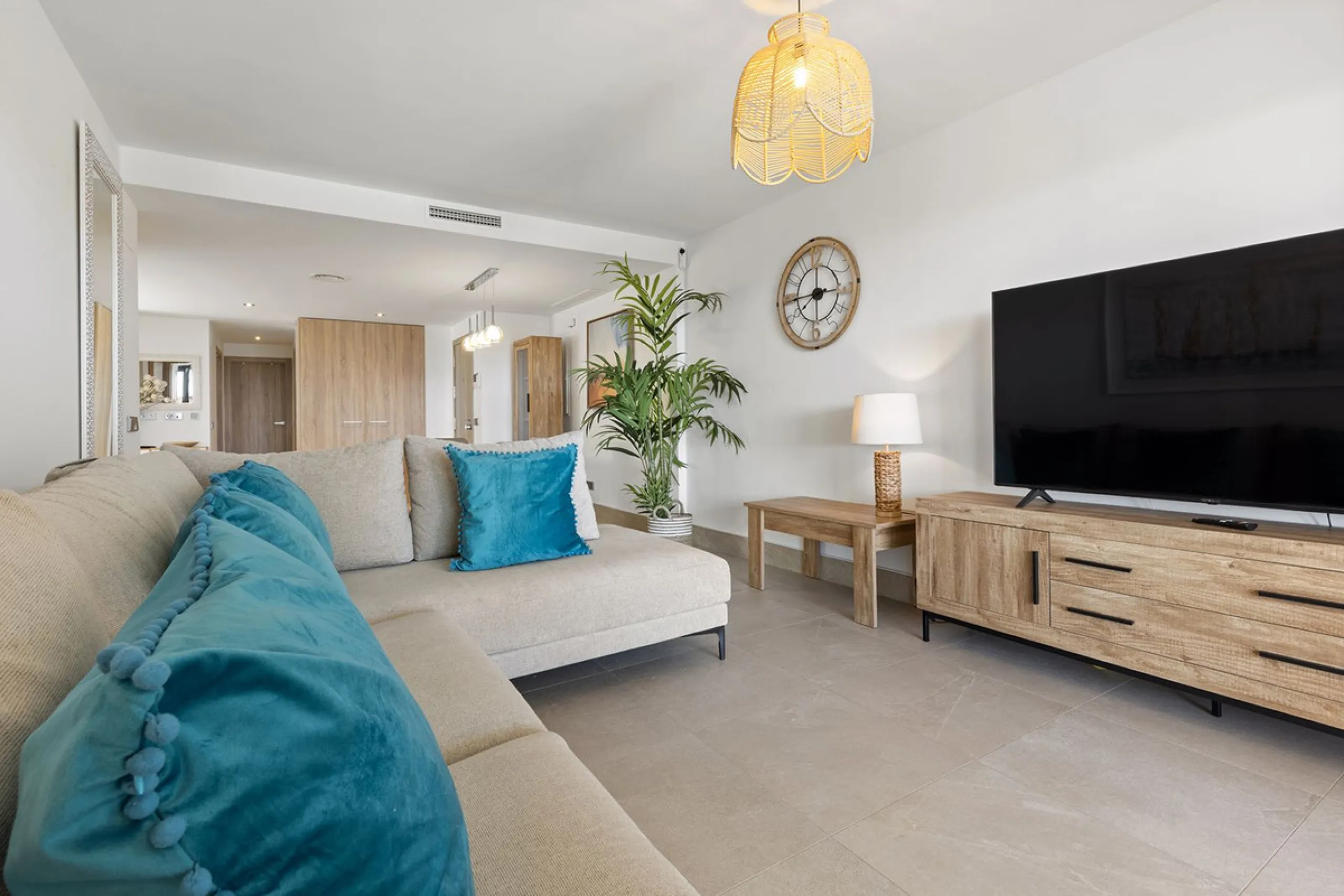 Modern luxury apartment in Solemar, Casares.