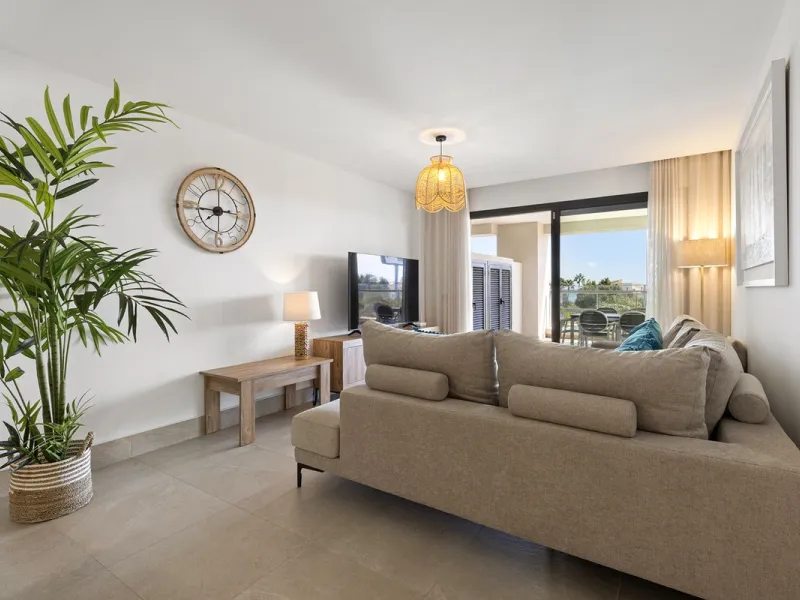 Modern luxury apartment in Solemar, Casares.