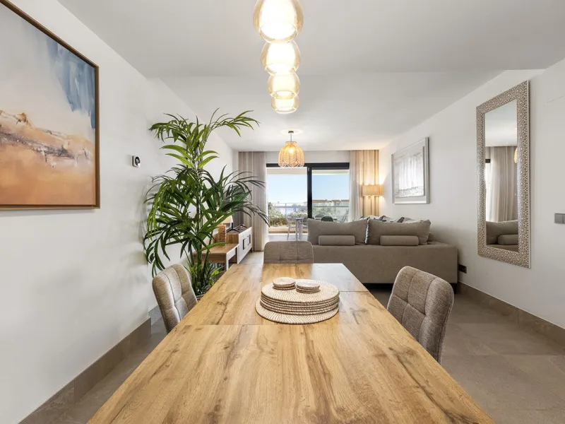 Modern luxury apartment in Solemar, Casares.
