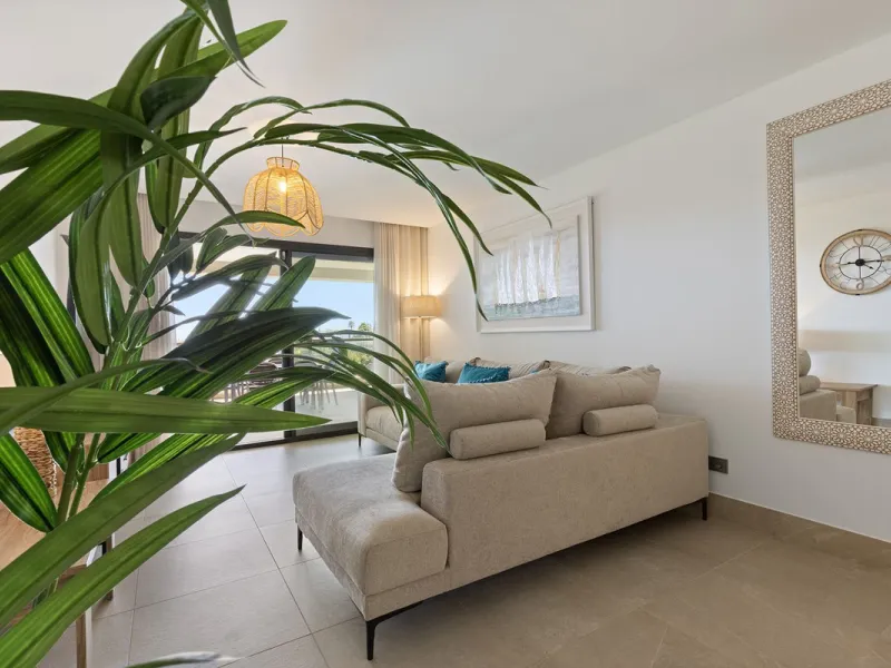 Modern luxury apartment in Solemar, Casares.